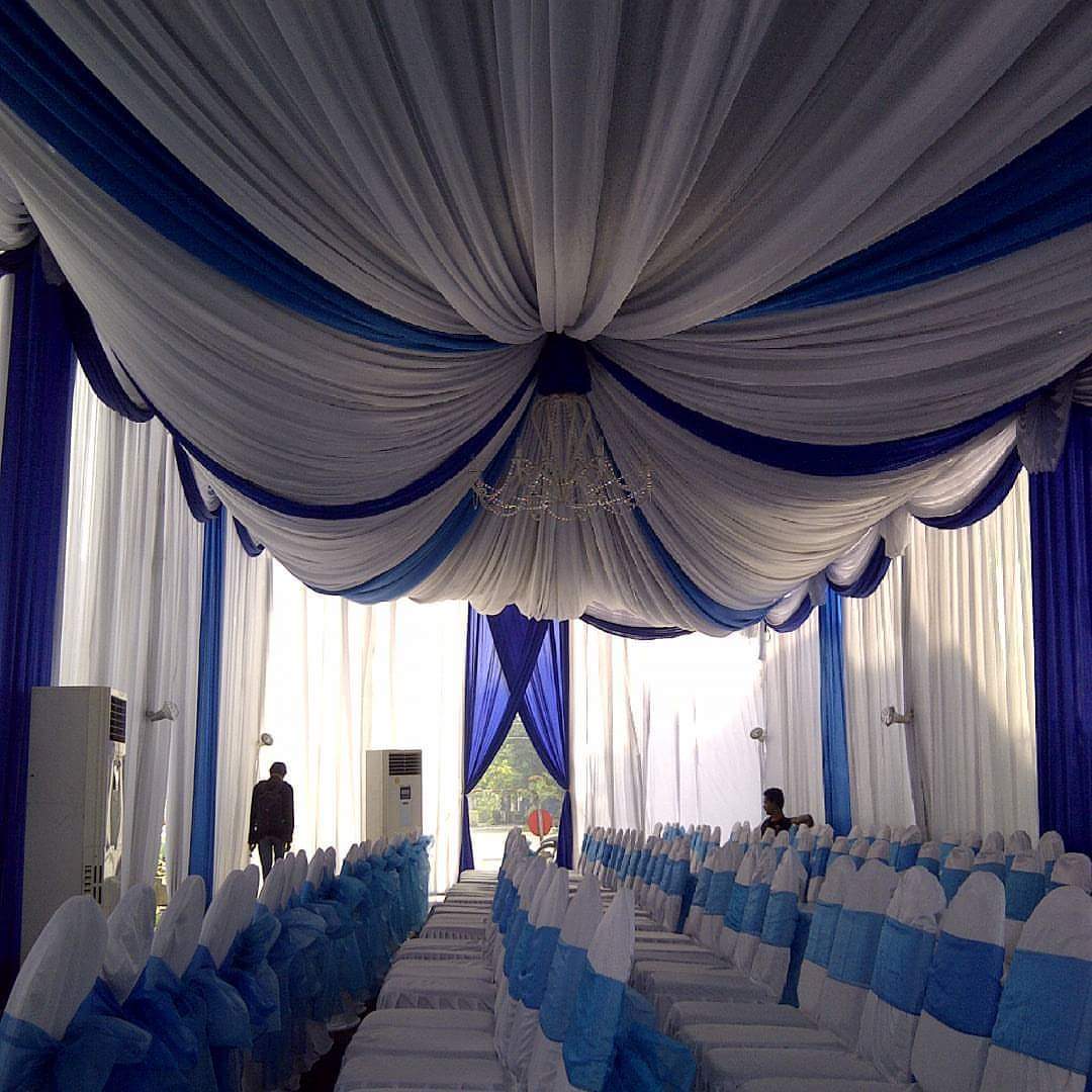 Tenda Dekorasi Center + Kursi Cover Banquet